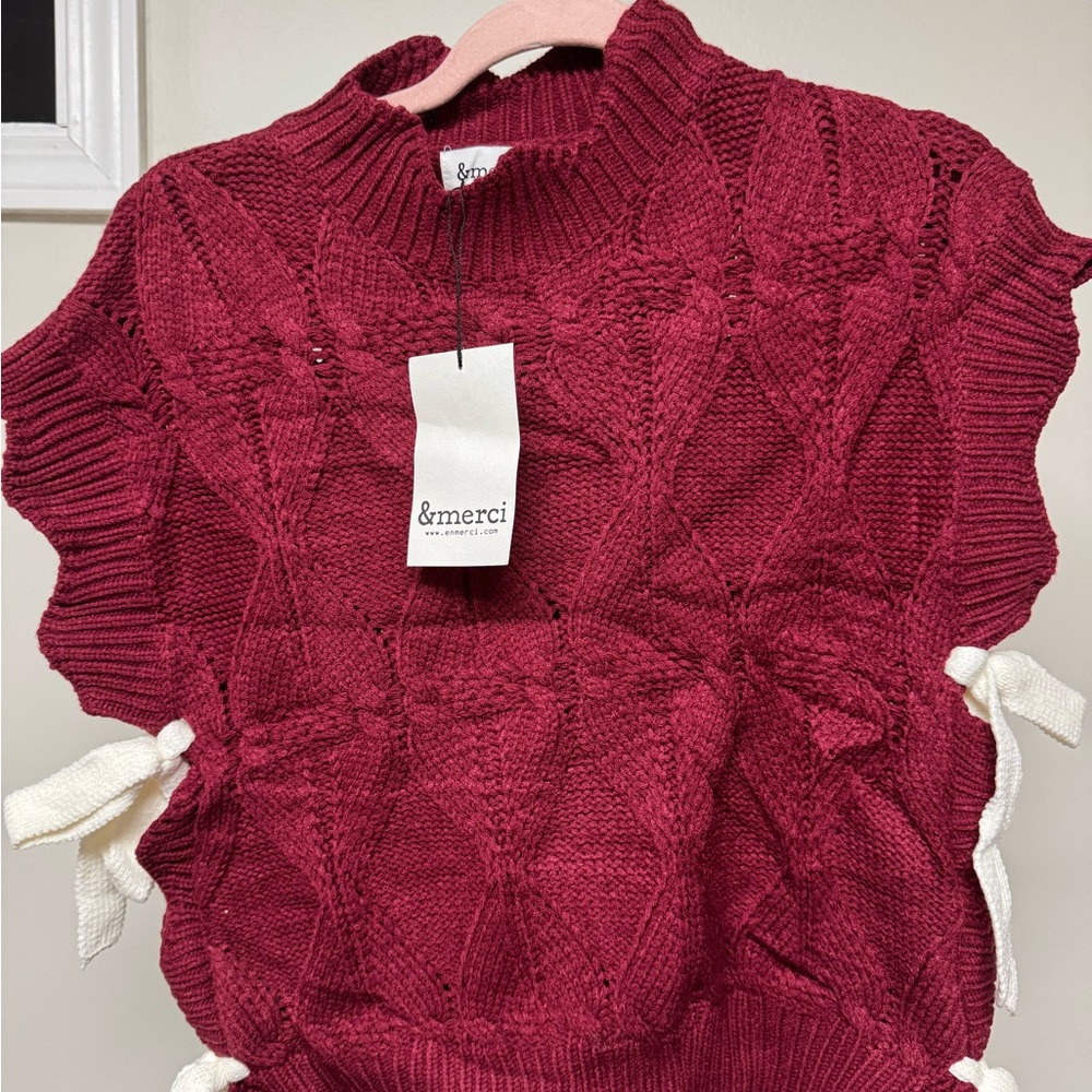 NWT Scalloped Bow Tie Sweater